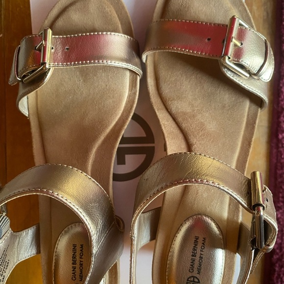 Gold Wedge Giani Bernini Oro Sandals - Picture 1 of 8